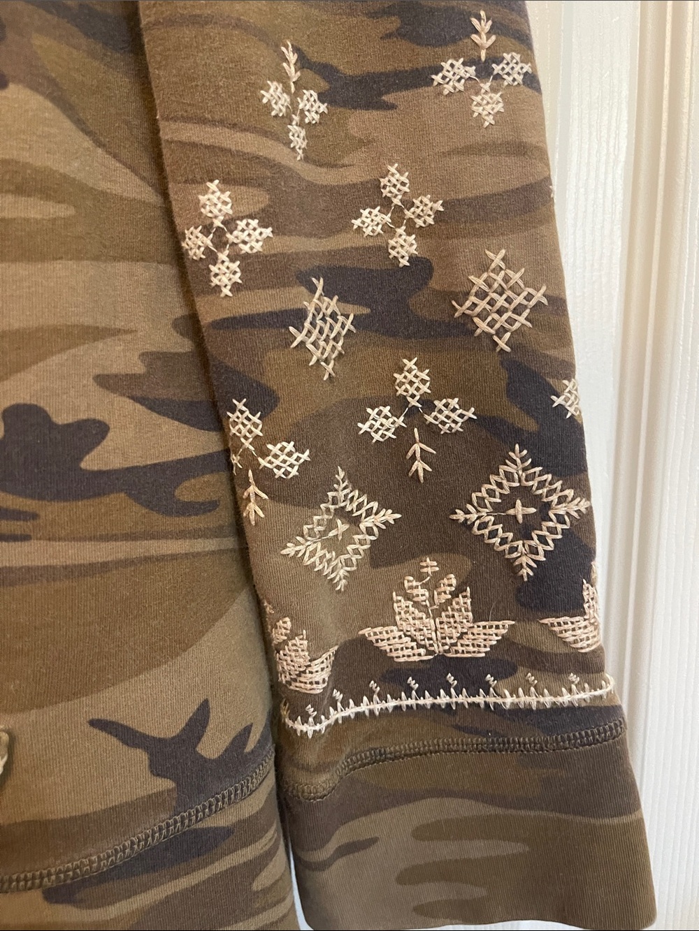 Johnny Was Camo Floral Embroidered Zip Hoodie - Picture 4 of 6